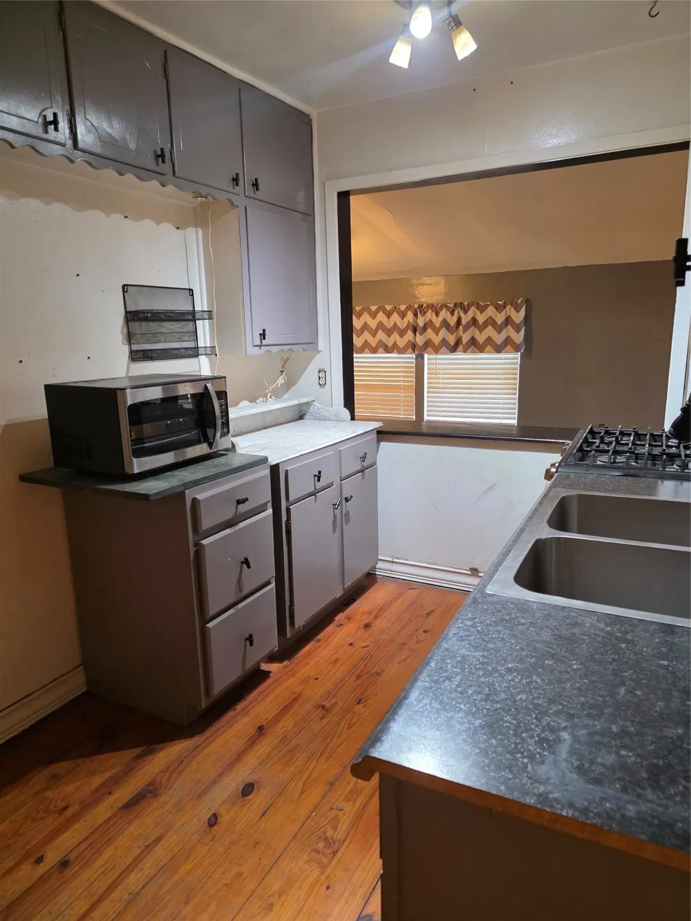 135 Giant Cedar Drive Whitney, TX 76692