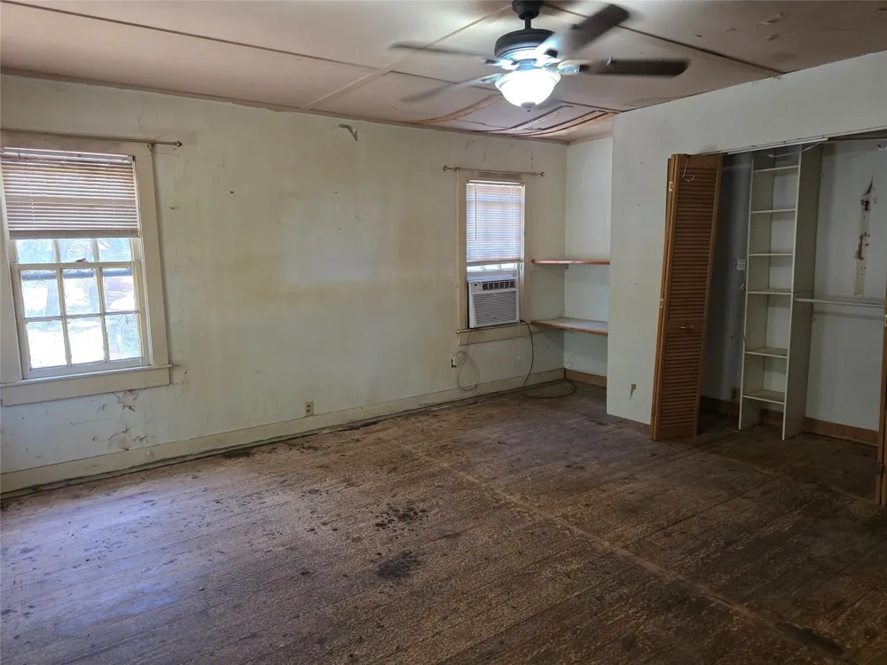 135 Giant Cedar Drive Whitney, TX 76692