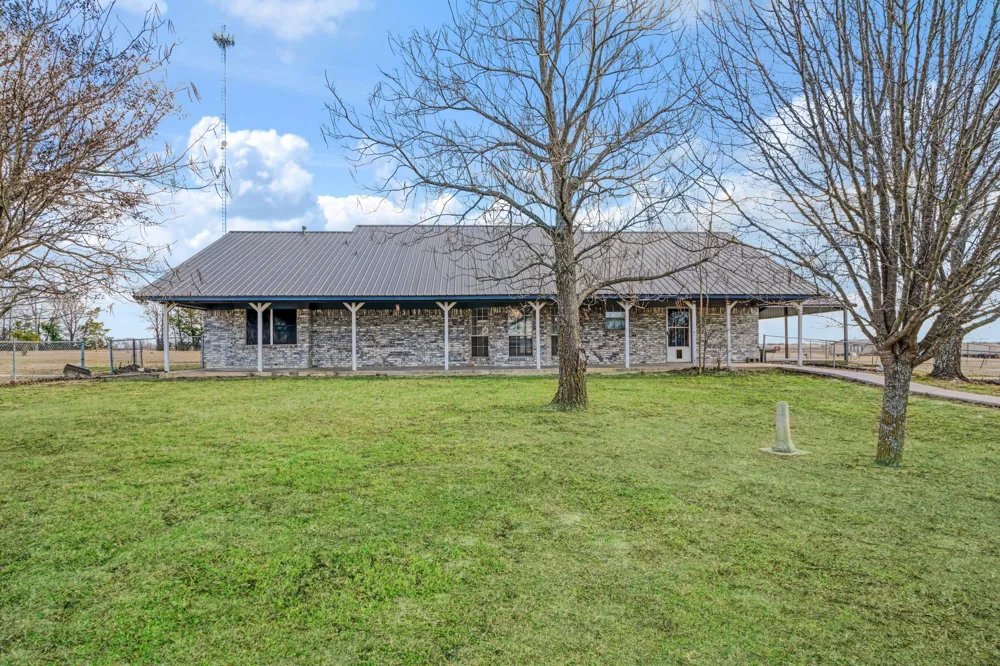 3754 County Road 11300 Paris, TX 75462