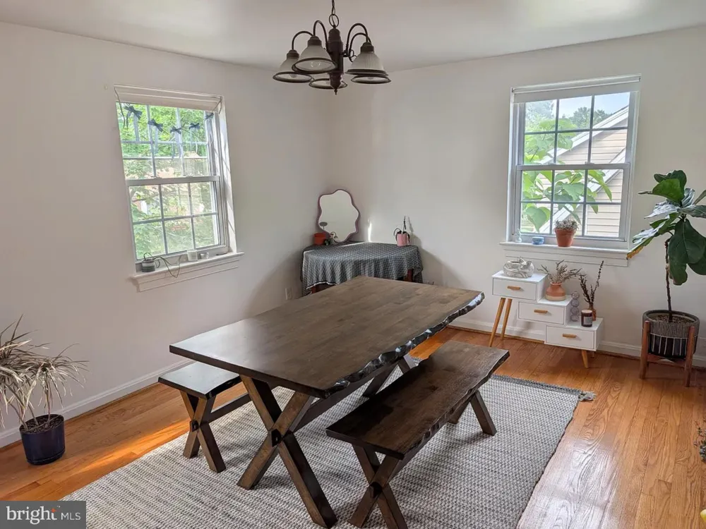 2704 13TH STREET S #1 Arlington, VA 22204