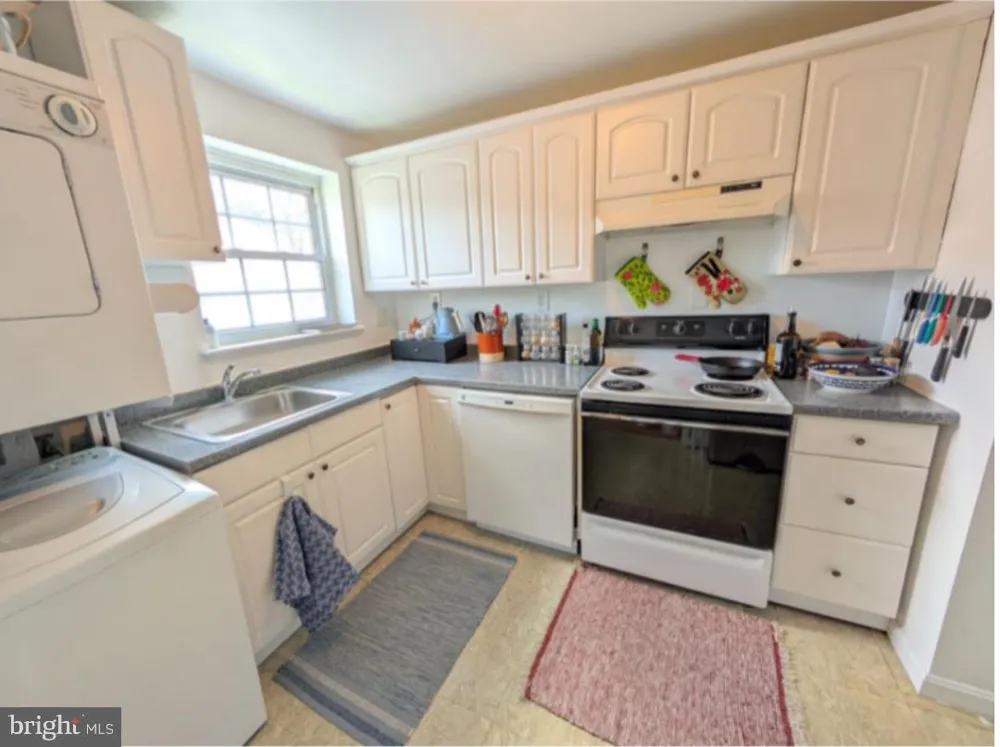 2704 13TH STREET S #1 Arlington, VA 22204