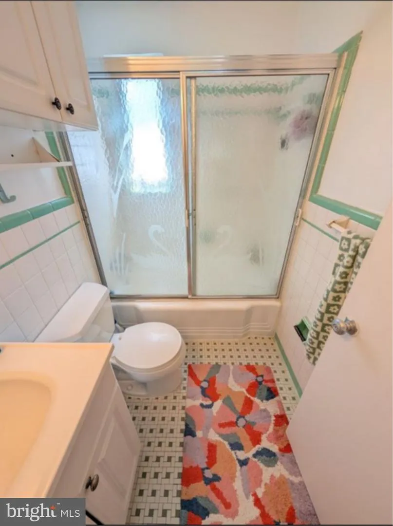 2704 13TH STREET S #1 Arlington, VA 22204
