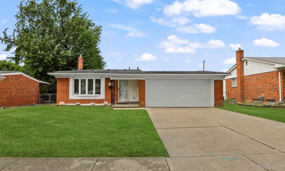 1326 W Elmwood Avenue Clawson City, MI 48017