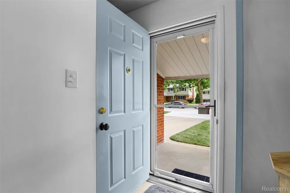 1326 W Elmwood Avenue Clawson City, MI 48017