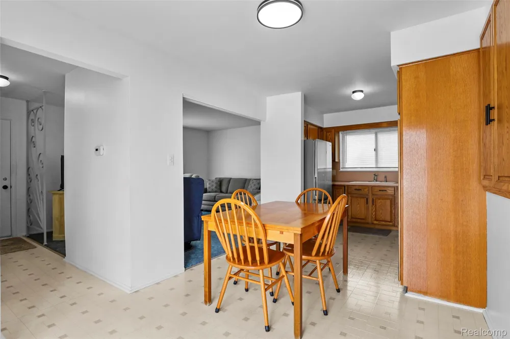 1326 W Elmwood Avenue Clawson City, MI 48017