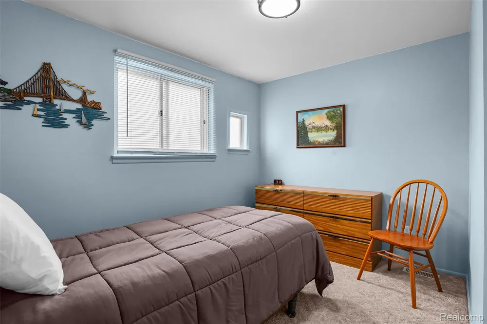 1326 W Elmwood Avenue Clawson City, MI 48017