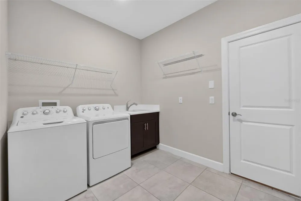 908 BRAEWOOD DRIVE Clermont, FL 34715