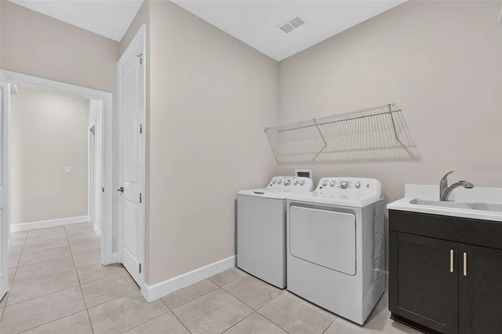 908 BRAEWOOD DRIVE Clermont, FL 34715