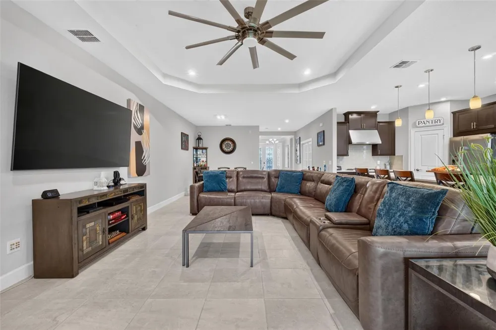 908 BRAEWOOD DRIVE Clermont, FL 34715