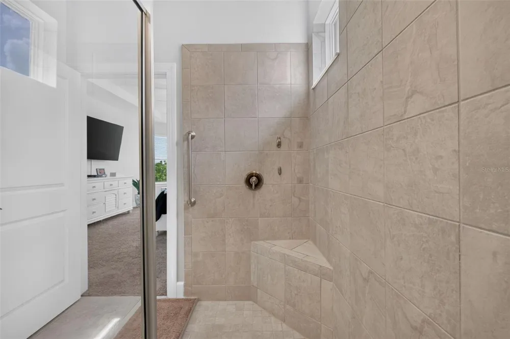 908 BRAEWOOD DRIVE Clermont, FL 34715