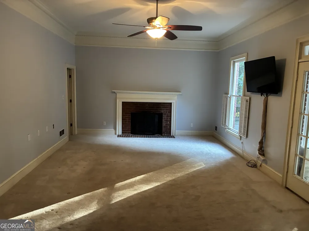 110 Regal Oak Tyrone, GA 30290