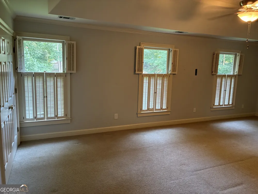 110 Regal Oak Tyrone, GA 30290