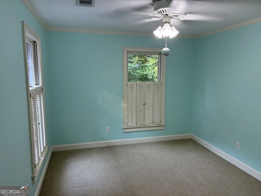 110 Regal Oak Tyrone, GA 30290