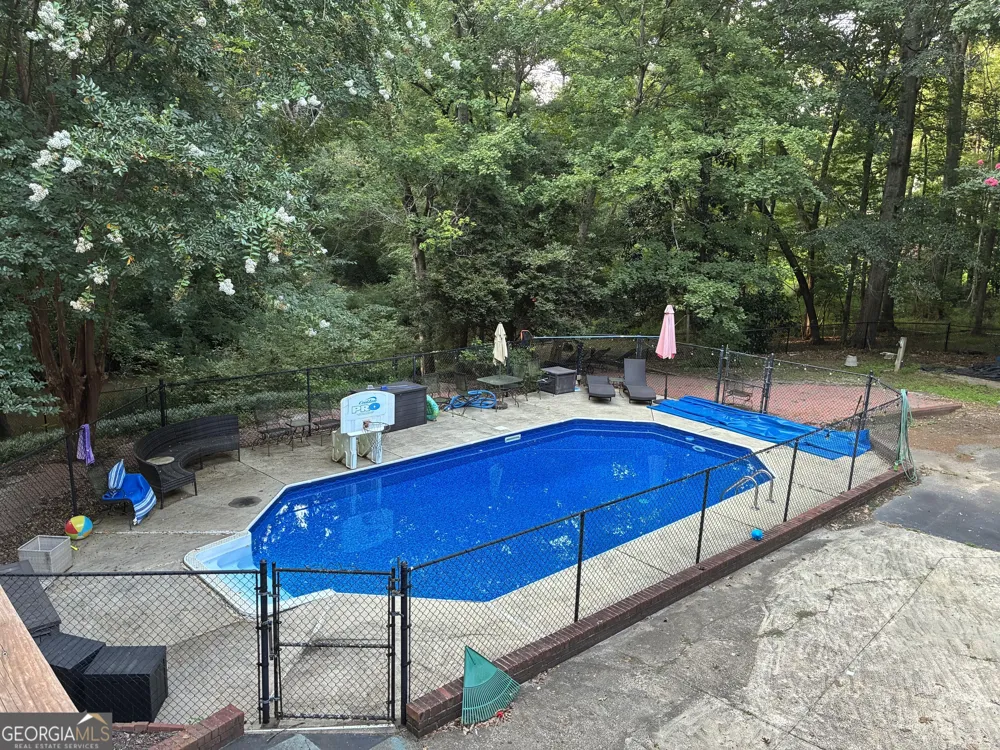 110 Regal Oak Tyrone, GA 30290