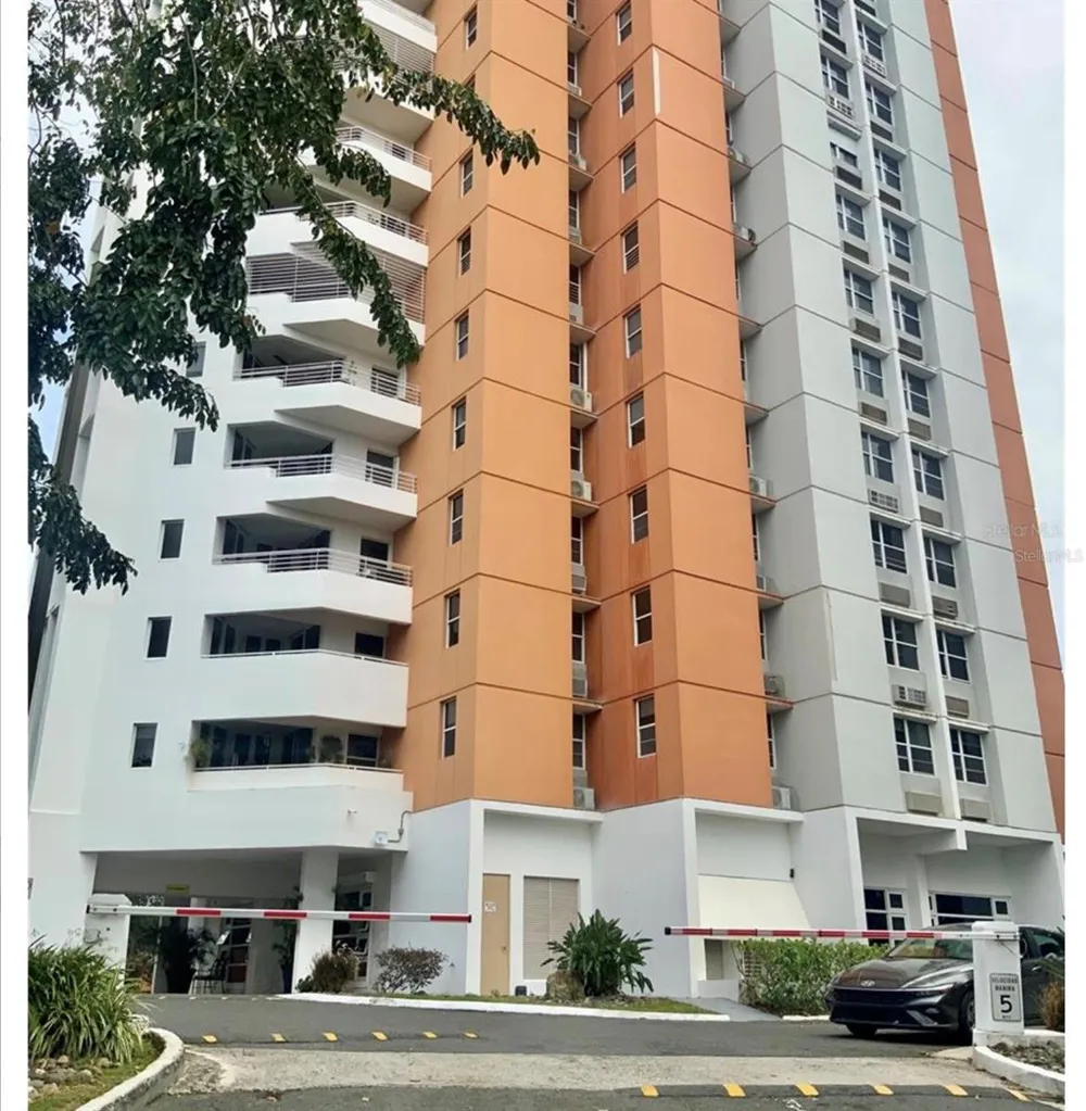 3001 ALEJANDRINO #1001 Guaynabo, PR 00969