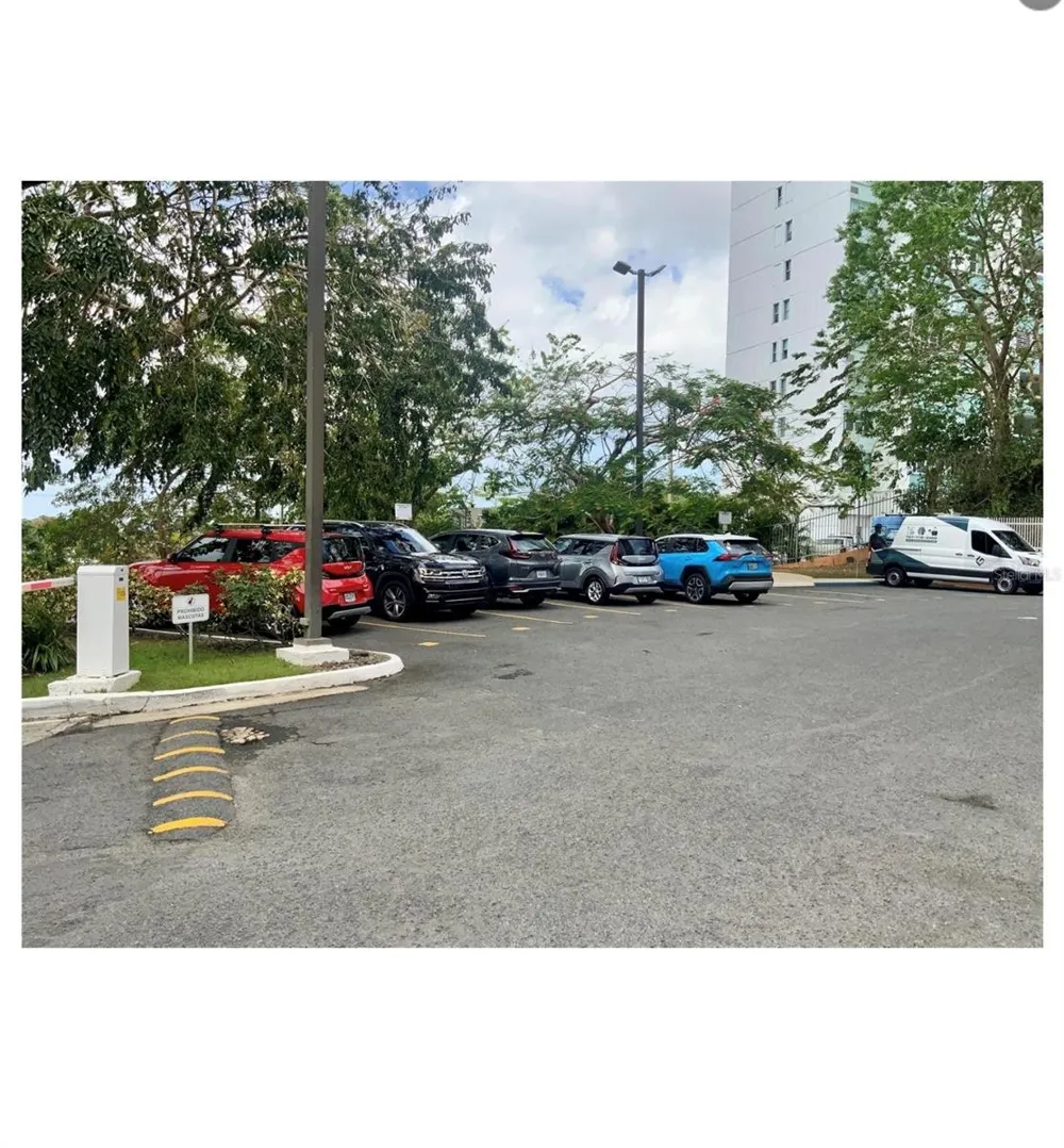 3001 ALEJANDRINO #1001 Guaynabo, PR 00969