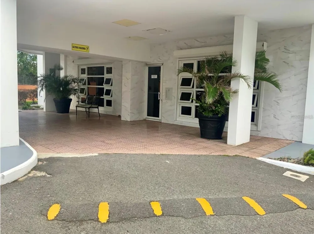 3001 ALEJANDRINO #1001 Guaynabo, PR 00969