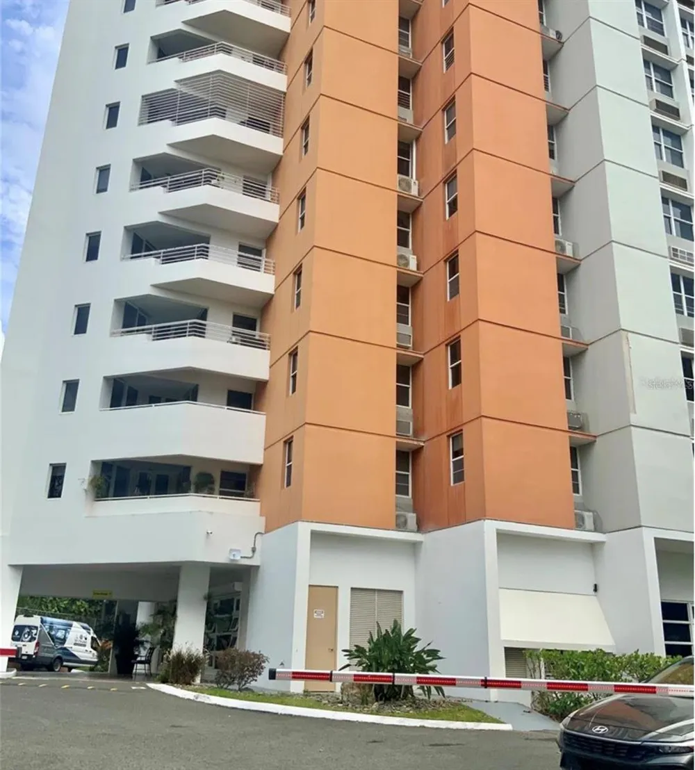 3001 ALEJANDRINO #1001 Guaynabo, PR 00969