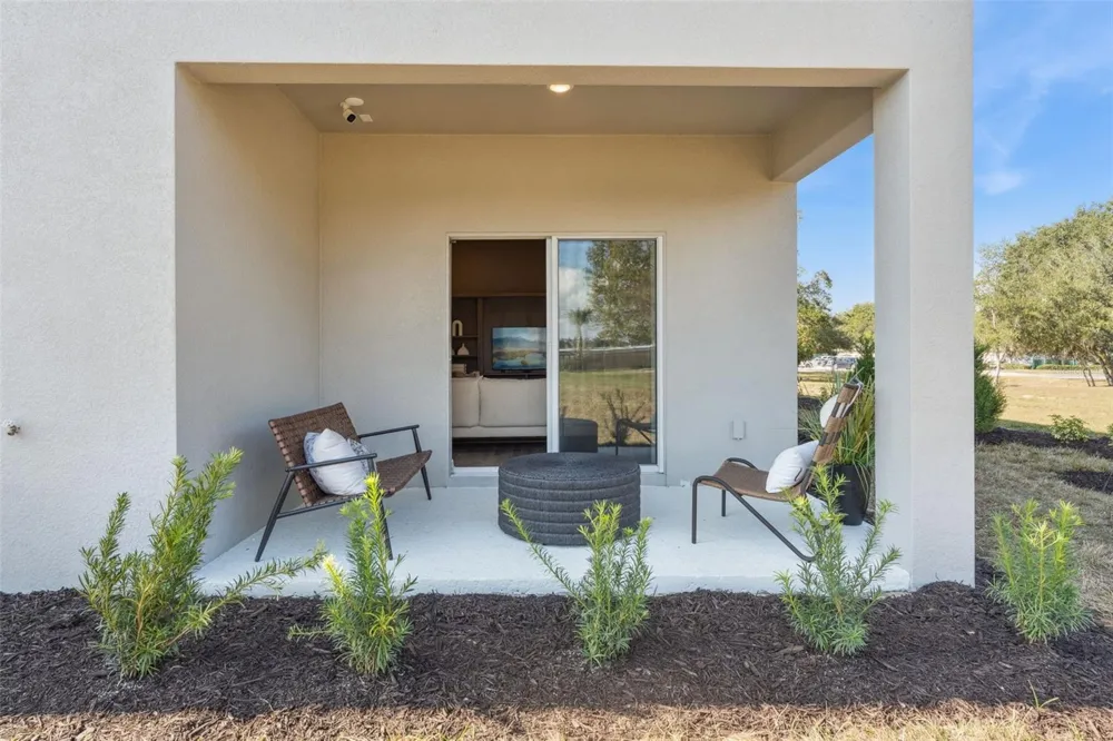 2302 RED PINE COURT Eustis, FL 32726
