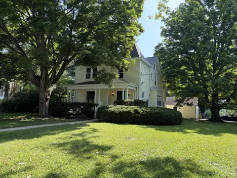 1078 Birney Lane