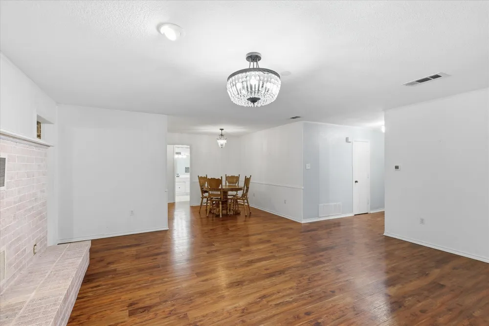 112 Diane Drive Sanger, TX 76266