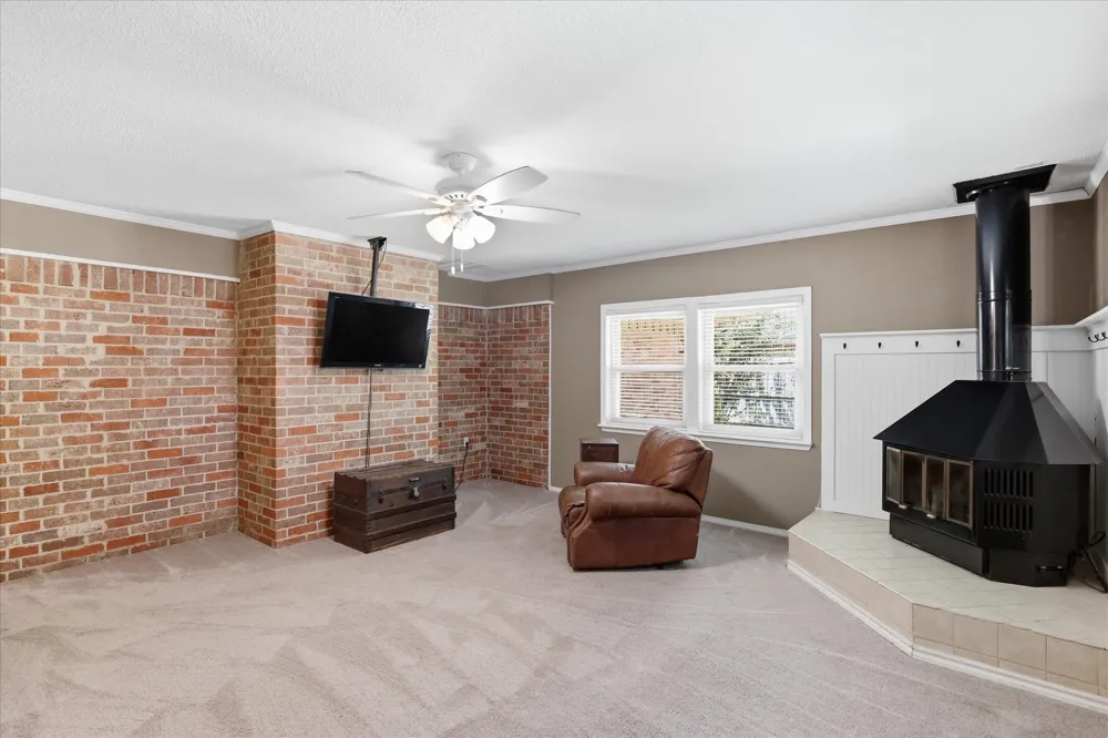 112 Diane Drive Sanger, TX 76266