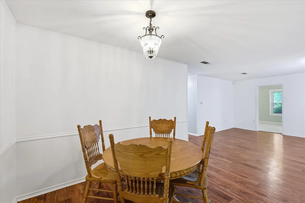 112 Diane Drive Sanger, TX 76266