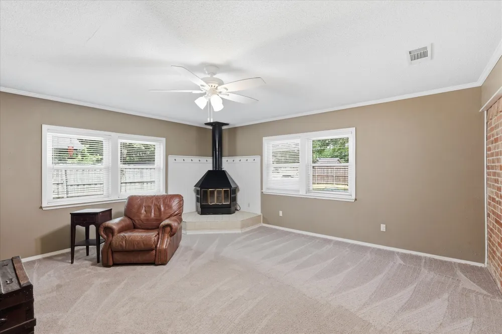 112 Diane Drive Sanger, TX 76266