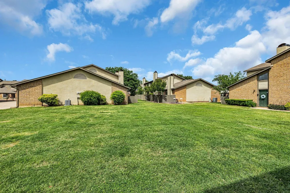 332 W Harwood Road #B Hurst, TX 76054