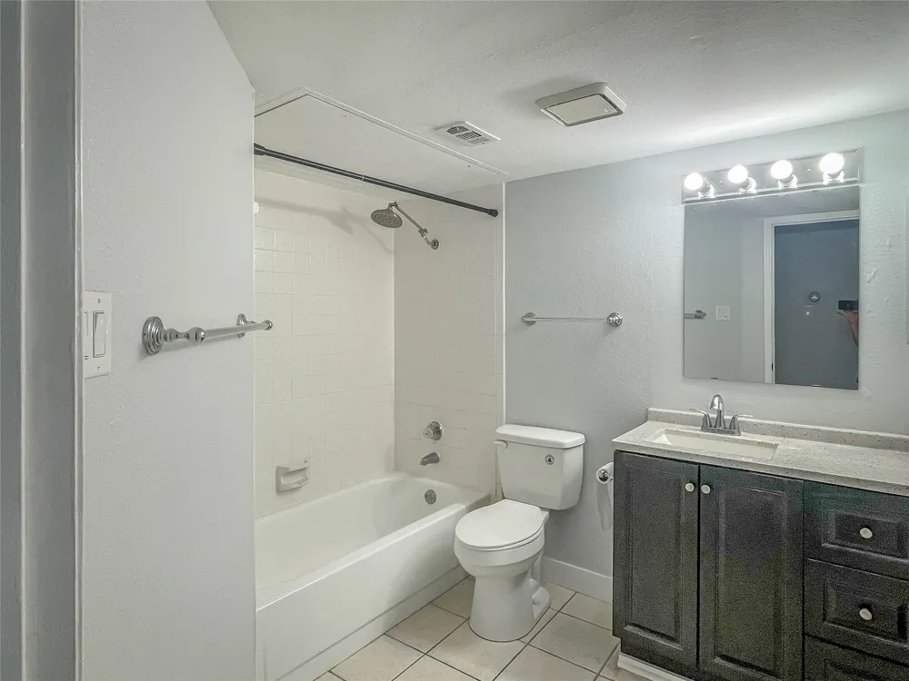 332 W Harwood Road #B Hurst, TX 76054
