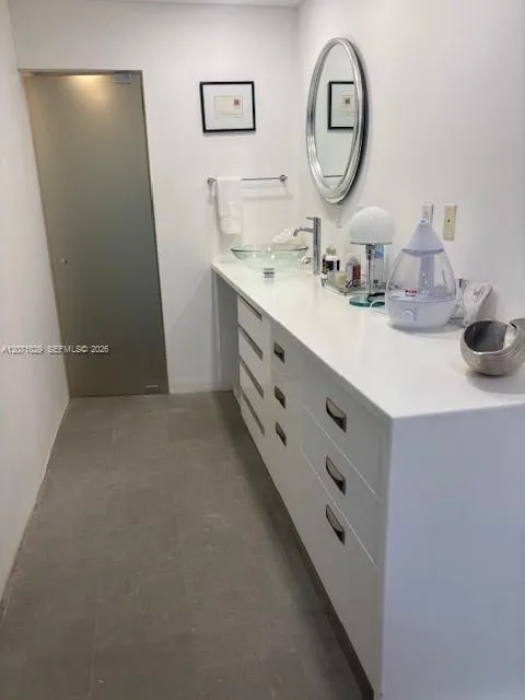 100 Lincoln Rd #1546 Miami Beach, FL 33139