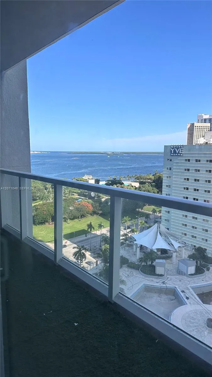 244 Biscayne Blvd #1707 Miami, FL 33132