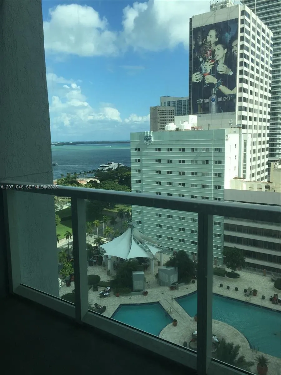 244 Biscayne Blvd #1707 Miami, FL 33132