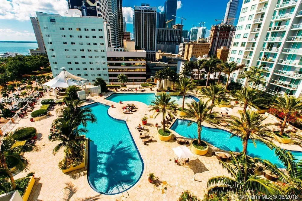 244 Biscayne Blvd #1707 Miami, FL 33132