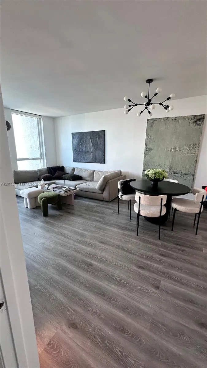 244 Biscayne Blvd #1707 Miami, FL 33132