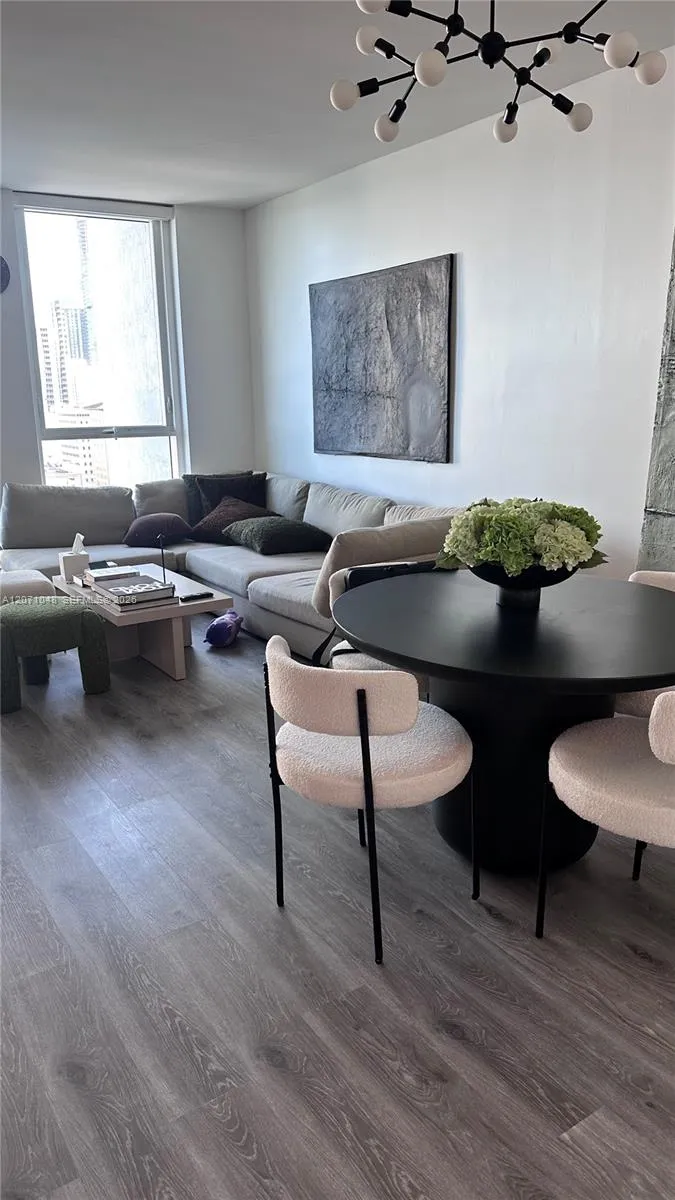 244 Biscayne Blvd #1707 Miami, FL 33132