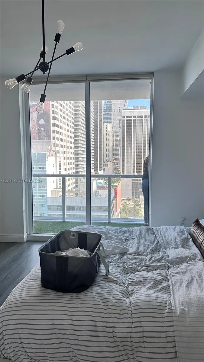 244 Biscayne Blvd #1707 Miami, FL 33132