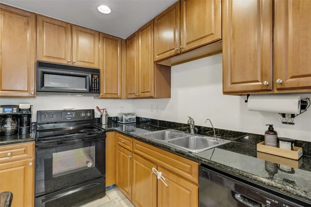 9872 MEADOW FIELD CIRCLE #503 Tampa, FL 33626