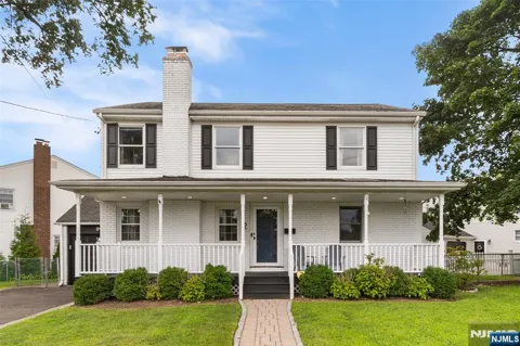2 Derby Lane