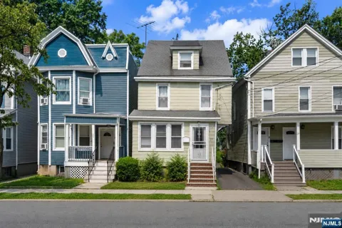 27 Cummings Street