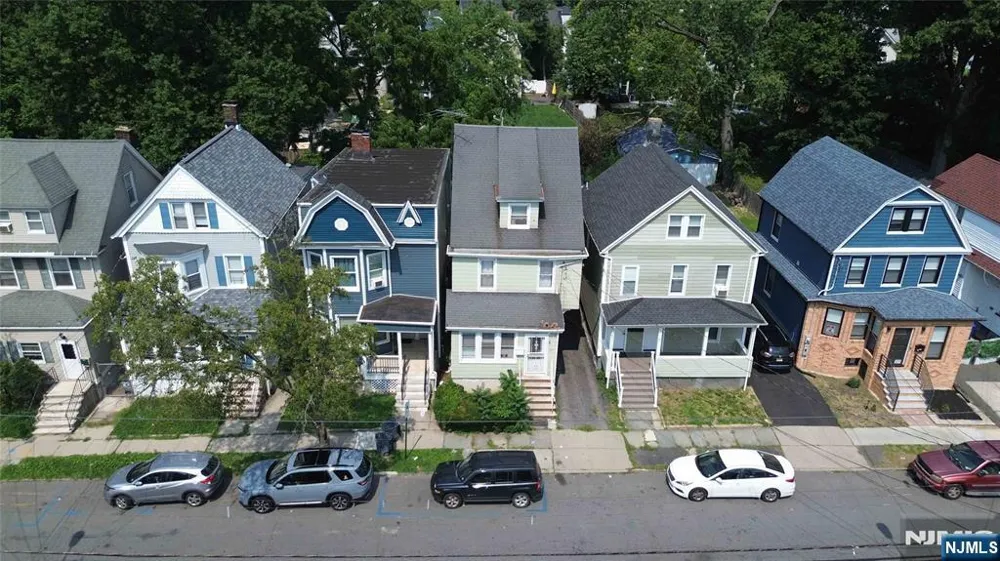 27 Cummings Street Irvington, NJ 07111