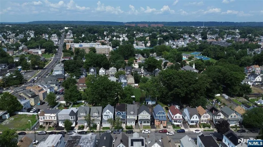 27 Cummings Street Irvington, NJ 07111