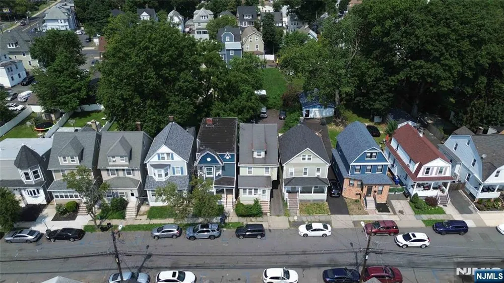 27 Cummings Street Irvington, NJ 07111