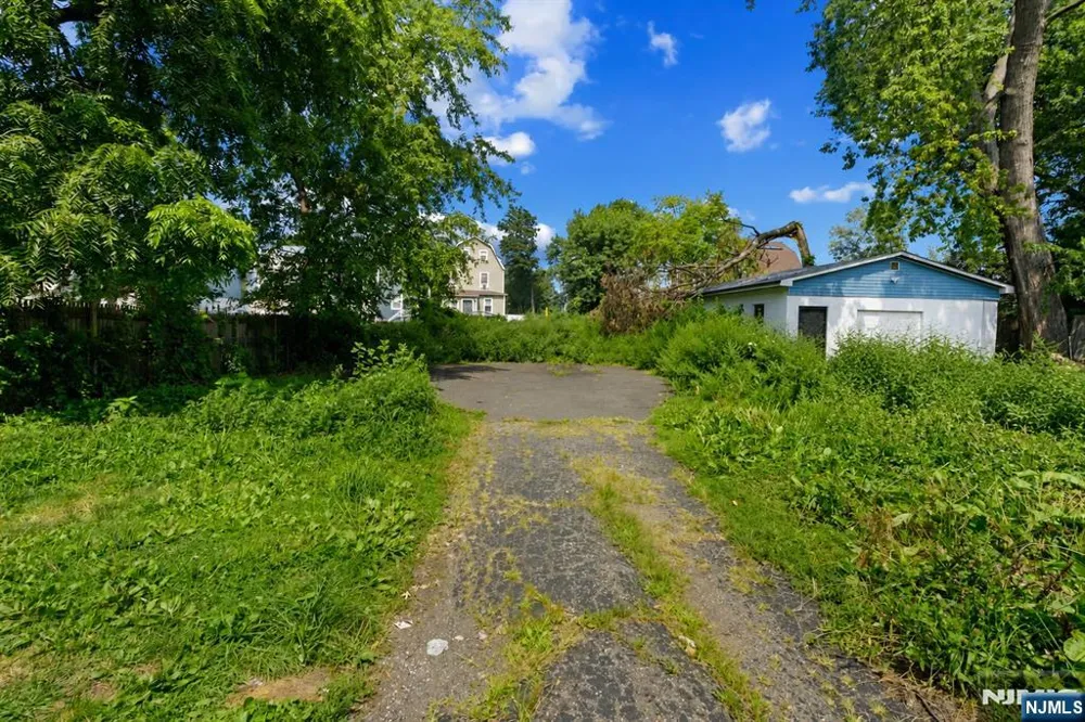 27 Cummings Street Irvington, NJ 07111