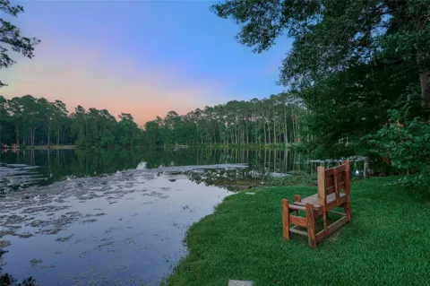 9151 Lakeside Circle