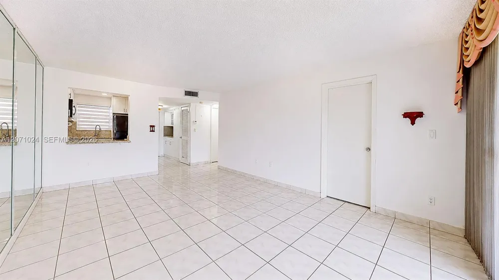 8500 Sunrise Lakes Blvd #201 Sunrise, FL 33322
