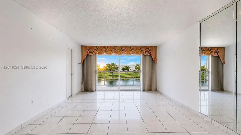 8500 Sunrise Lakes Blvd #201 Sunrise, FL 33322