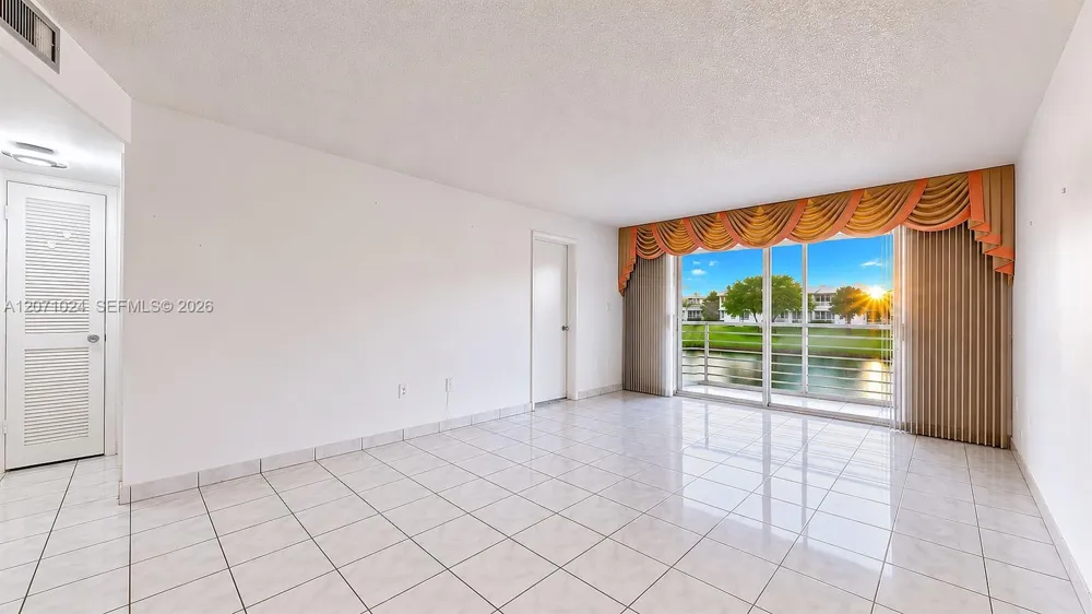 8500 Sunrise Lakes Blvd #201 Sunrise, FL 33322