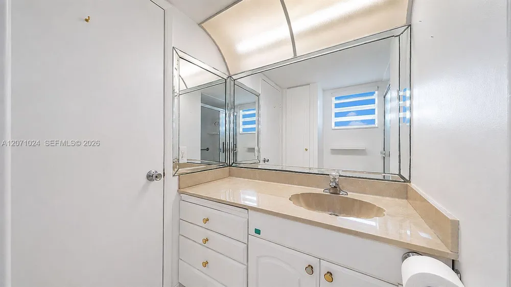 8500 Sunrise Lakes Blvd #201 Sunrise, FL 33322