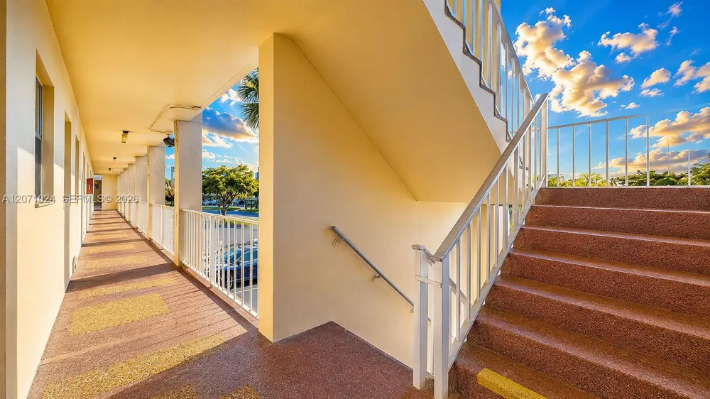 8500 Sunrise Lakes Blvd #201 Sunrise, FL 33322